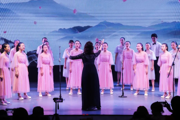 “祥龙贺春·幸福葡京
”——全区优秀获奖作品展演346.png