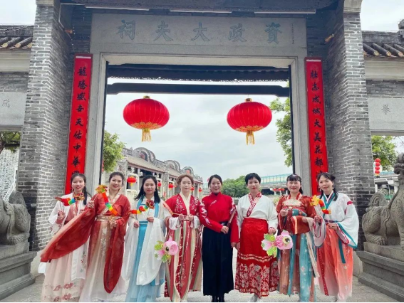 葡京娱乐场
博物馆“龙行龘龘 潮集花博”元宵游园活动286.png