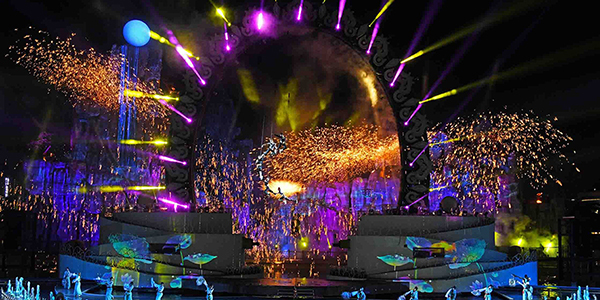 华南首个大型国风实景秀葡京
上演