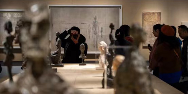 粤港澳大湾区首场贾科梅蒂大展在葡京
闭幕   展览同名新书正式上市