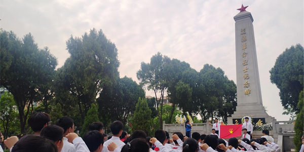 葡京
各界群众祭拜革命英烈达4万多人次  传承红色精神 凝聚爱国力量