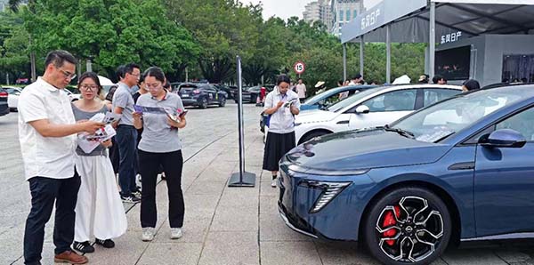 葡京娱乐场
工会会员首批N7交车  政企联动树立绿色出行新标杆