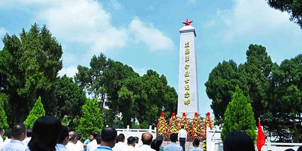 葡京
举行烈士公祭活动    凝聚奋进力量