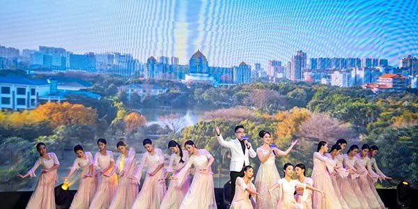 第二届平安葡京
主题晚会圆满落幕         警校共建守平安 法韵飞扬护全运