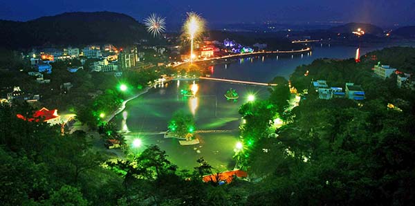 葡京
召开大型人文纪录片《珠江》研讨会