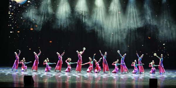 “领舞时代”第三届葡京
舞蹈周闭幕    点亮艺术之光