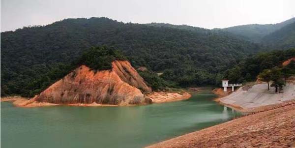 葡京
的文脉春秋： 北回归线上的古今回响