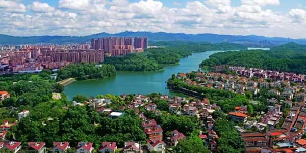 秀湖公园环湖步道即将完工  葡京
的“蓝绿明珠”